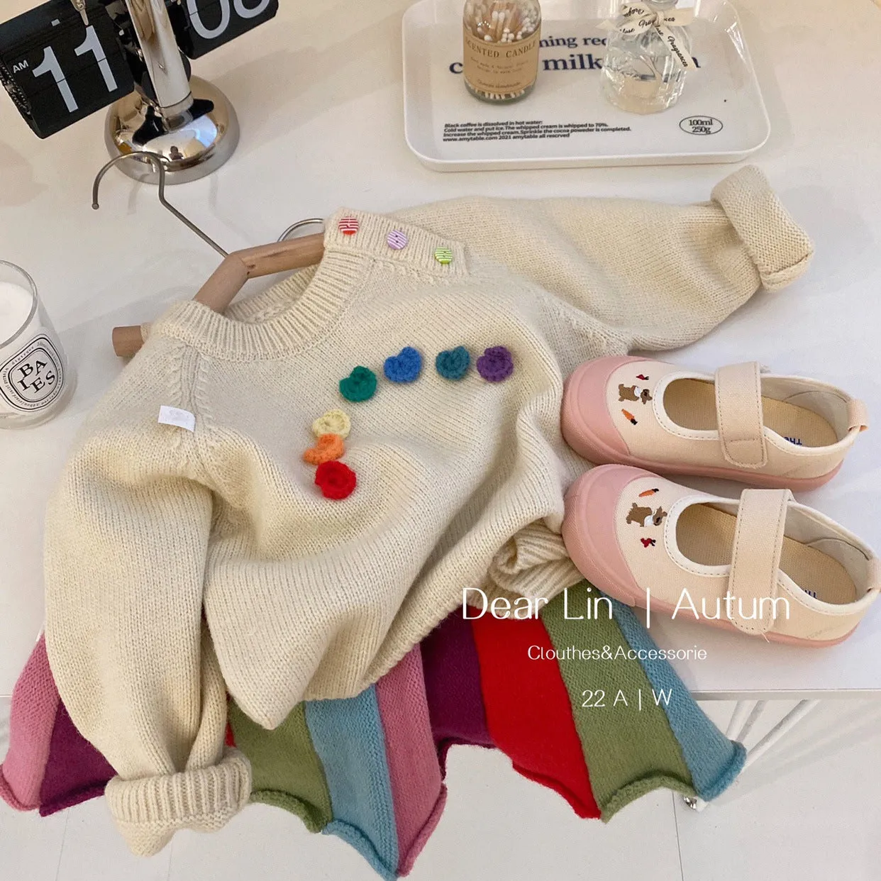 Korean children's clothing 2024 autumn and winter clothing girls' foreign-style thickened sweater knitted sweater children's three-dimensional love color top